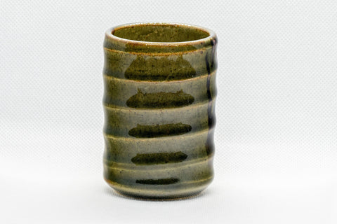 Japanese Teacup - Spiral Green Tsutsu-gata Yunomi - 130ml - angled side view of the spiral ridges