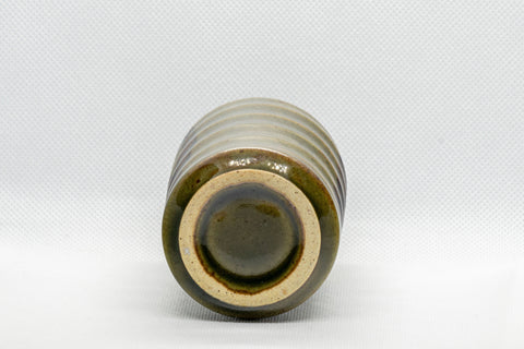 Japanese Teacup - Spiral Green Tsutsu-gata Yunomi - 130ml - view of the unglazed base