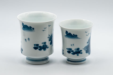 Japanese Teacups - Pair of 畑萬陶苑 Meoto Arita-gata Yunomi - the pair shown side by side at a slight angle