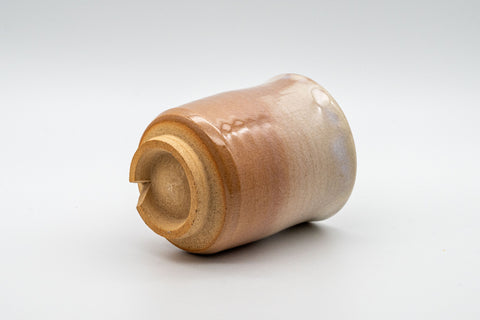 Japanese Teacup - Tsutsu-gata Hagi-yaki Yunomi - 210ml - the teacup resting on its side showing the foot