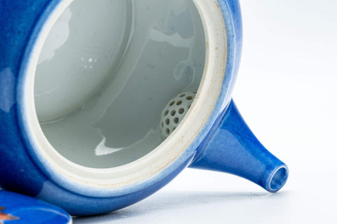 Tezumi — Japanese Kyusu - Momiji Hiramaru-gata Porcelain Debeso Teapot - 300ml — closeup of the painted decoration