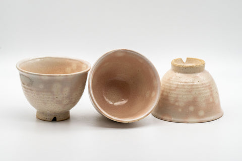 Japanese Teacups - Set of 3 Gohonte Hagi-yaki Yunomi - 140ml - cups shown with one tipped to reveal the base