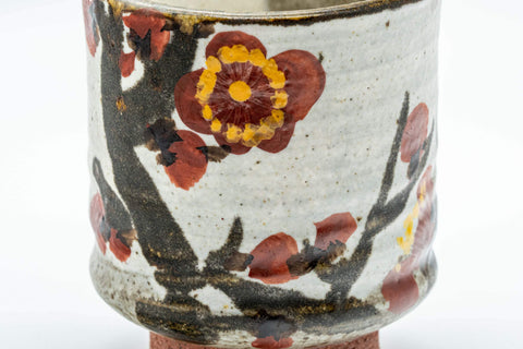 Japanese Teacups - Pair of Floral Tsutsu-gata Yunomi - 200ml - closeup of the cup painted with red quince blossoms