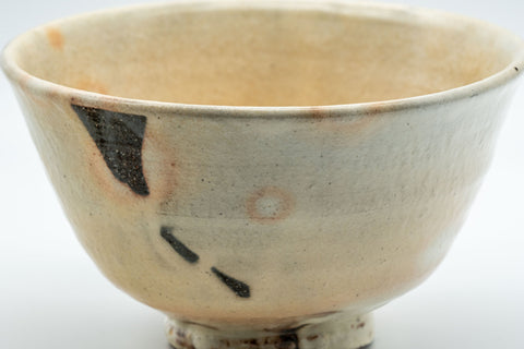 Tezumi — Japanese Matcha Bowl - Gohonte Glazed Hatazori-gata Hagi-yaki Chawan - 400ml — closeup of the glaze