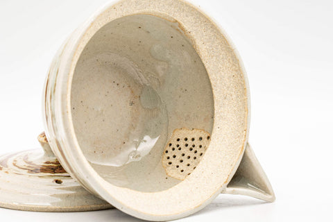 Tezumi — Japanese Tea Set - Hakeme Do-ake Houhin with 2 Senchawan - 130ml — interior of the teapot showing the filter