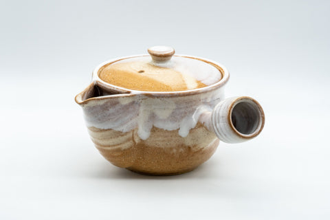 Tezumi — Japanese Tea Set - 萩殿窯 Hagi-yaki Houhin-style Do-ake Kyusu with 5 Senchawan - 450ml — the teapot in three-quarter view