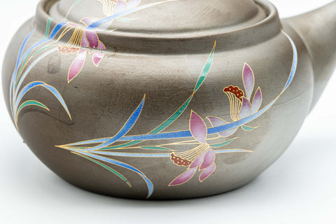 Tezumi — Orchid-decorated kyusu teapot, view from the side handle