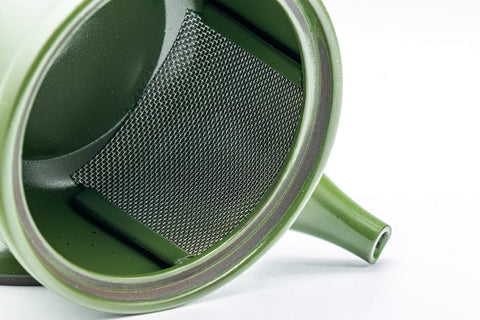 Tezumi — Japanese Kyusu - Green Ryokudei Tokoname-yaki Teapot - 230ml — interior view showing the filter