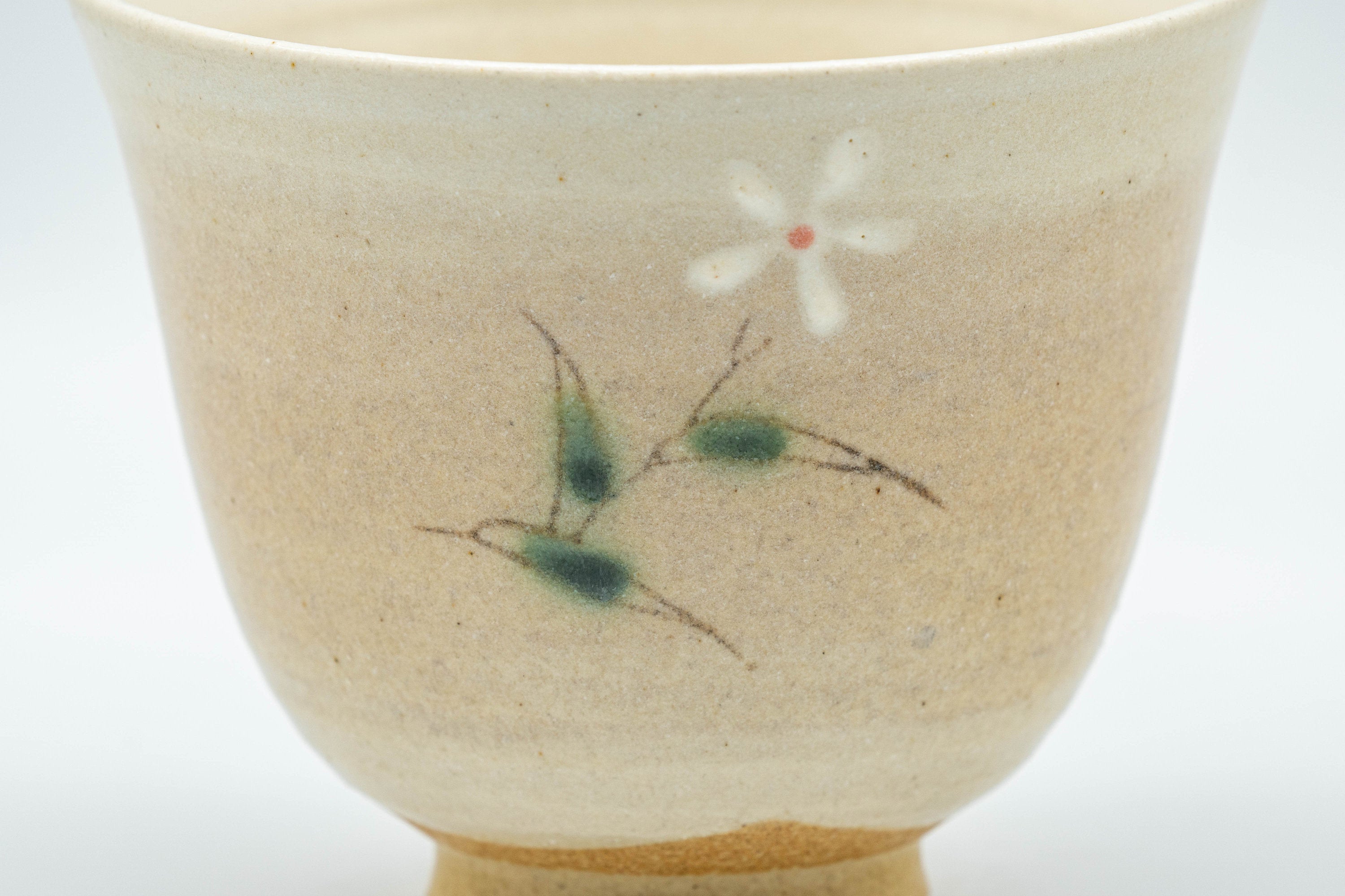 Japanese Teacups - Pair of 橘吉 Tachikichi Floral Yunomi - 125ml