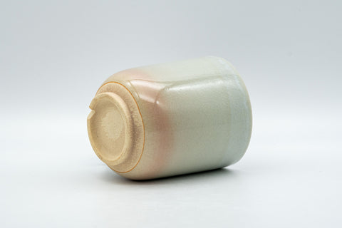 Japanese Teacup - Tsutsu-gata Hagi-yaki Yunomi - view showing the base and foot