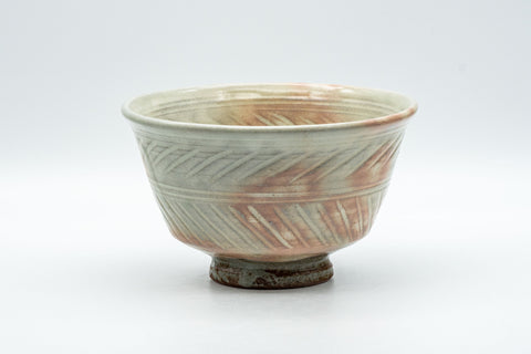 Japanese Matcha Bowl - Gohonte Hatazori-gata Kyo-yaki Chawan - 350ml - side view showing the diagonal line decoration along the walls