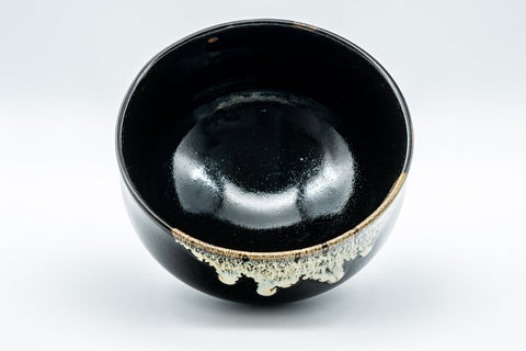 Tezumi — Japanese Matcha Bowl - Jet Black Drip Glazed Wan-nari Chawan - 500ml — three-quarter view