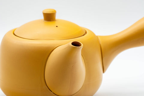 Japanese Tea Set - Yellow Debeso Kyusu with 5 Yunomi - closeup of the teapot and lid