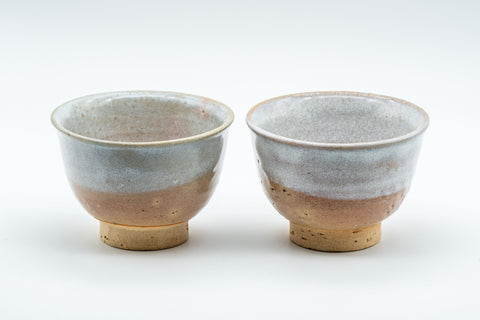 Japanese Teacups - Pair of 天鵬山 Tsubaki Kiln - White Glazed Hagi-yaki Yunomi - 120ml - front view of the pair side by side