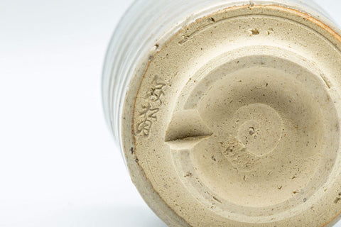 Tezumi — Japanese Teacup - Gohonte Tsutsu-gata Hagi-yaki Yunomi - 140ml — closeup of the glaze