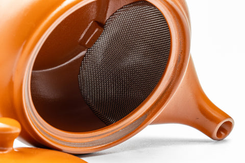 Tezumi — Japanese Kyusu - Tokoname-yaki Teapot with Fine Mesh Strainer - 330ml — side profile showing the spout and handle