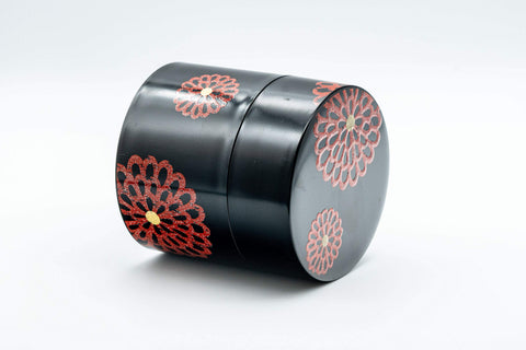 Tezumi — Japanese Chazutsu - Hakoya Floral Lacquer Tea Canister - 350ml — closeup of the lacquer finish