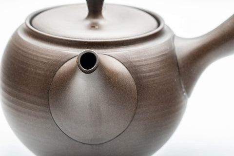 Japanese Kyusu - 光風 Floral Maru-gata Tokoname-yaki Teapot - 300ml - rear view showing the side handle and spout