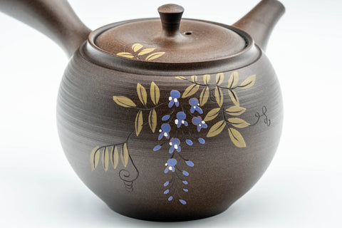 Japanese Kyusu - 光風 Floral Maru-gata Tokoname-yaki Teapot - 300ml - closeup of the hand-painted floral decoration on the body