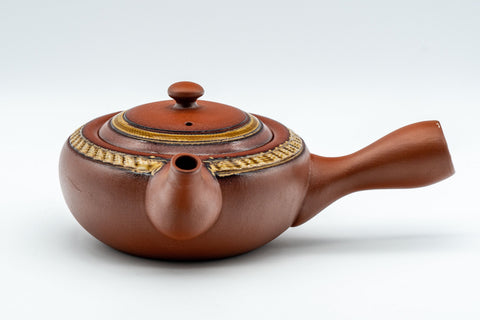 Japanese Tea Set - Tokoname-yaki Debeso Kyusu with 3 Yunomi - overhead view of the teapot showing the banded lid
