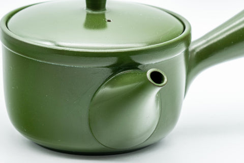Tezumi — Japanese Kyusu - Green Ryokudei Tokoname-yaki Teapot - 230ml — side profile showing the spout and handle