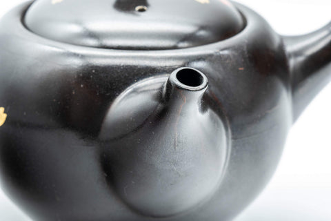 Japanese Kyusu - Sakura Black Kurodei Tokoname-yaki Teapot - 350ml - side profile showing the spout and handle
