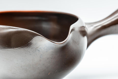 Japanese Yuzamashi - Tetsuo Black Kokudei Tokoname-yaki Water Cooler - closeup of the pouring spout and lip