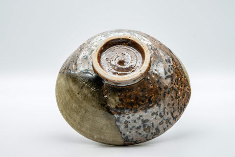 Japanese Matcha Bowl - Goma Hira-gata Shigaraki-yaki Chawan - 250ml - view of the underside showing the foot