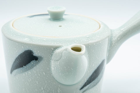 Tezumi — Japanese Kyusu - Porcelain Debeso Teapot - 250ml — closeup of the decoration