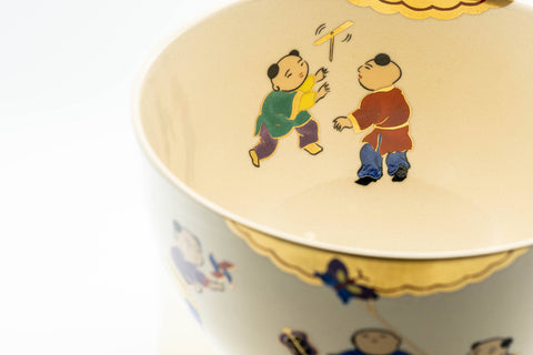 Japanese Matcha Bowl - 郎山 Wan-nari Kyo-yaki Chawan - 450ml - closeup of the rim and painted scene