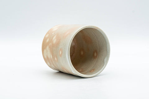 Japanese Teacup - 玉祖窯 Tamaso Kiln Gohonte Hagi-yaki Yunomi - 150ml - angled view of the teacup
