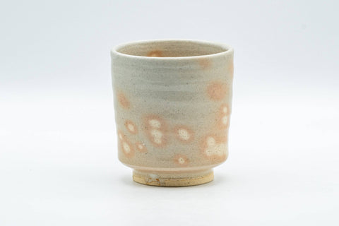 Japanese Teacup - 玉祖窯 Tamaso Kiln Gohonte Hagi-yaki Yunomi - 150ml - front view showing the gohonte spotted glaze