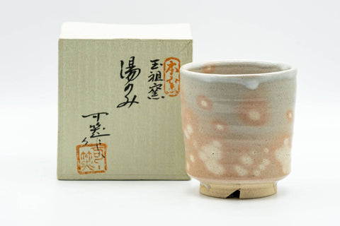 Japanese Teacup - 玉祖窯 Tamaso Kiln Gohonte Hagi-yaki Yunomi - 150ml - the teacup shown beside its original box
