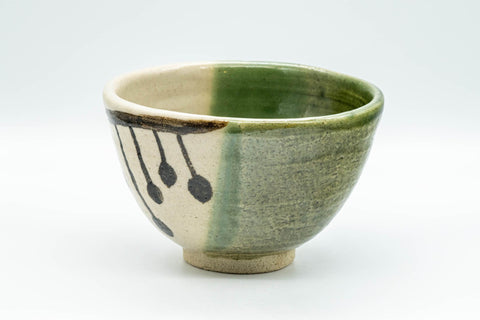 Japanese Matcha Bowl - Sugi-nari Oribe-yaki Chawan - 400ml - front view of the green-glazed side