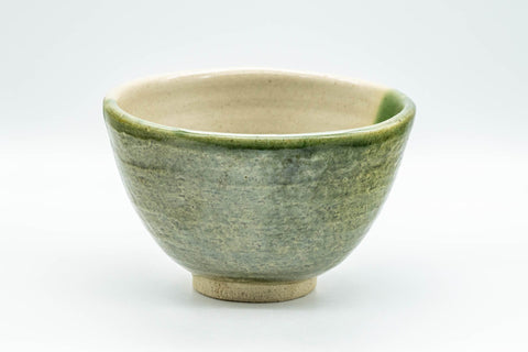 Japanese Matcha Bowl - Sugi-nari Oribe-yaki Chawan - 400ml - side view of the iron-painted exterior