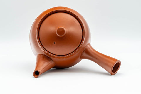 Japanese Tea Set - Bamboo Tokoname-yaki Debeso Kyusu Teapot with 5 Yunomi Teacups - overhead view of the teapot lid