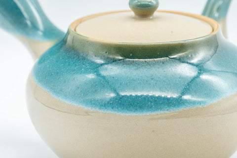Japanese Tea Set - 上野焼 Agano-yaki Debeso Kyusu Teapot with 4 Yunomi Teacups - closeup of a single yunomi teacup showing the turquoise drip glaze