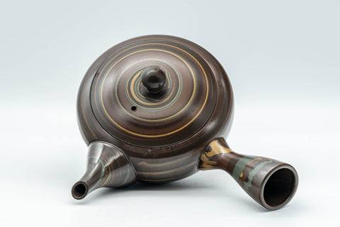 Japanese Kyusu - Nobuyasu Nerikomi Tokoname-yaki Teapot - 275ml - top-down view of the lid and knob