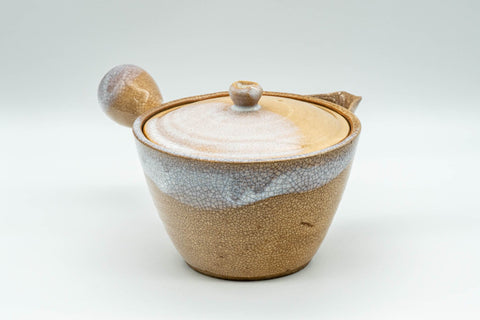 Tezumi — Japanese Kyusu - Houhin-style Hagi-yaki Do-ake Teapot - 320ml — side view with the lid and side handle