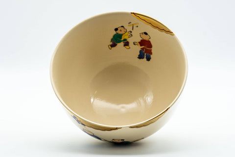Japanese Matcha Bowl - 郎山 Wan-nari Kyo-yaki Chawan - 450ml - tilted view showing the interior and painted rim