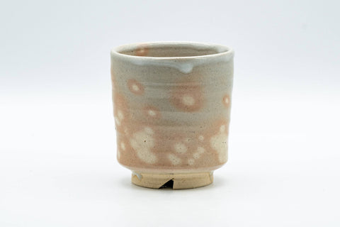 Japanese Teacup - 玉祖窯 Tamaso Kiln Gohonte Hagi-yaki Yunomi - 150ml - front view of the teacup
