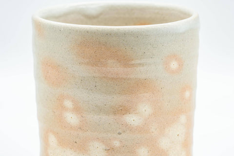 Japanese Teacup - 玉祖窯 Tamaso Kiln Gohonte Hagi-yaki Yunomi - 150ml - closeup of the underside showing the foot