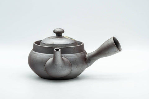 Tezumi — Japanese Kyusu - Classic Banko-yaki Teapot - 220ml — side view with the lid and side handle