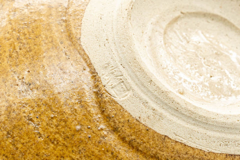 Japanese Matcha Bowl - Ki-Seto Uniquely Shaped Chawan - 300ml - closeup of the underside showing the foot ring
