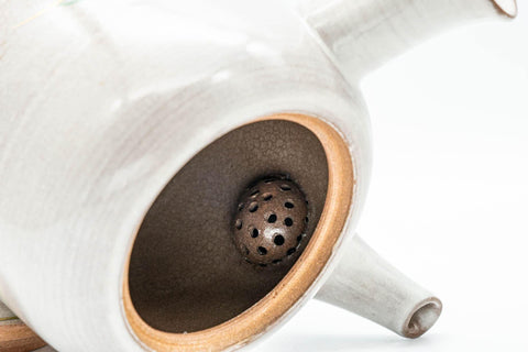 Tezumi — Japanese Kyusu - Grey Glazed Gold Decorated Debeso Teapot - 350ml — closeup of the decoration