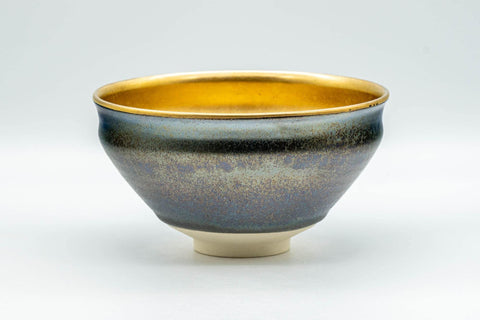 Tezumi — Japanese Matcha Bowl - 三代 北本博 Hiroshi Kitamoto III Tenmoku Glazed Gold Kyo-yaki Chawan - 300ml — front view from another angle