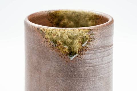 Japanese Teacup - Stoneware Shigaraki-yaki Yunomi - 190ml - closeup of the rim showing the running green ash glaze