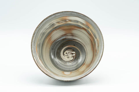 Tezumi — Japanese Teacup - Engraved Floral Spiraling Kyo-yaki Yunomi  - 130ml — three-quarter view