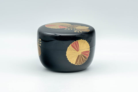 Japanese Natsume - Hira-Natsume Chrysanthemum Lacquer Matcha Tea Caddy - 100ml - top-down view of the lid