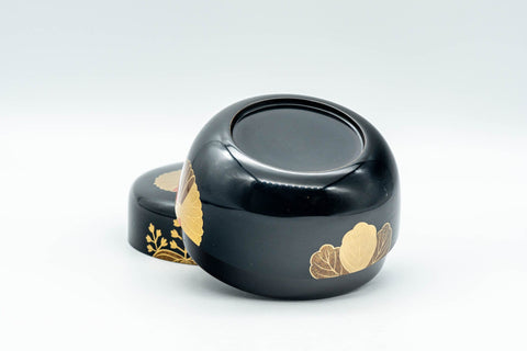 Japanese Natsume - Hira-Natsume Chrysanthemum Lacquer Matcha Tea Caddy - 100ml - side view of the closed caddy